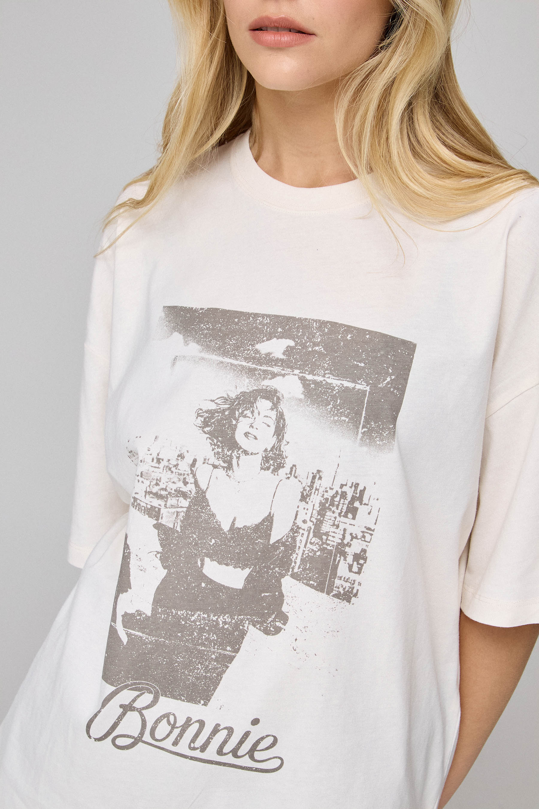 טישירט מודפסת בוני