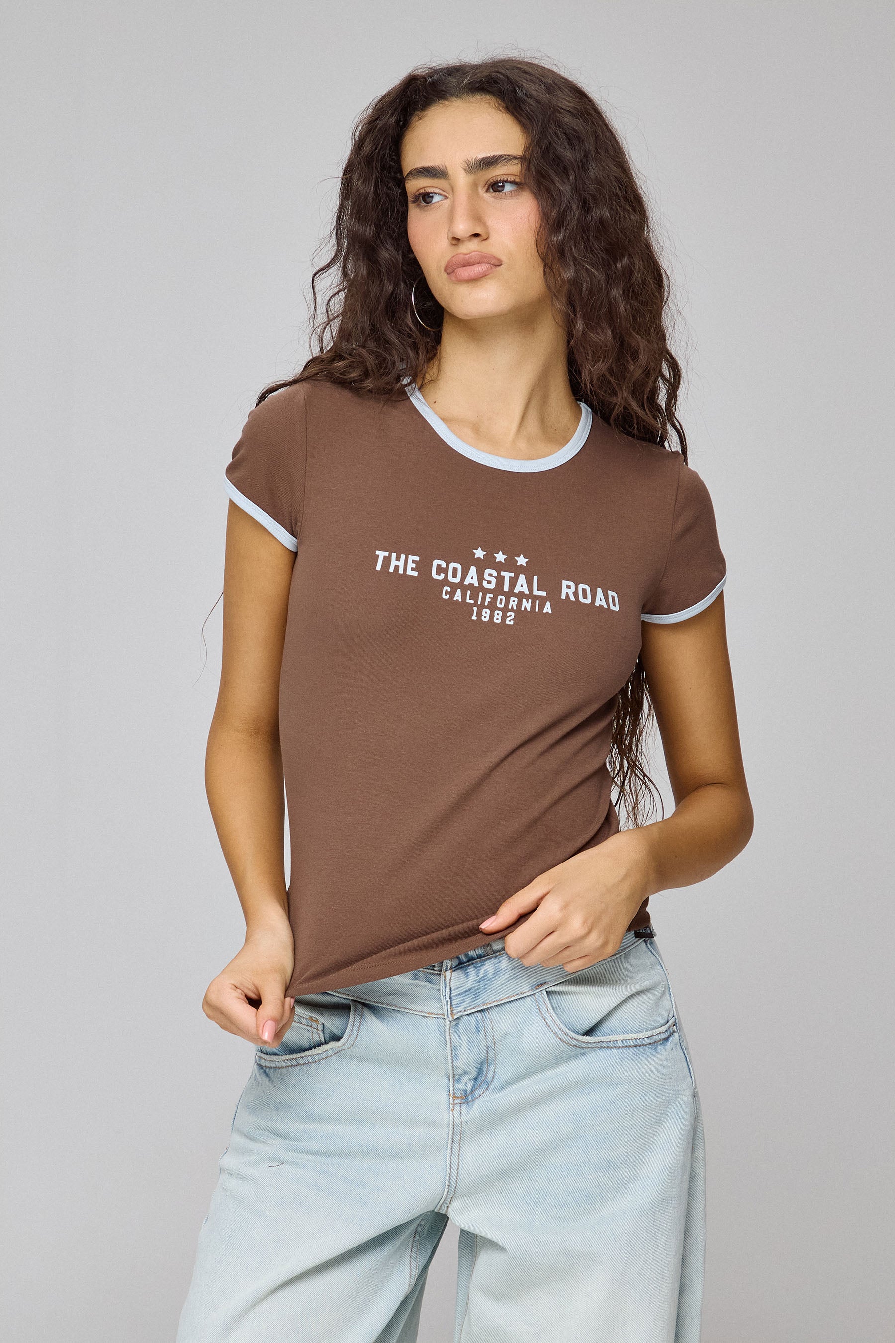 טי שירט צמודה שני צבעים