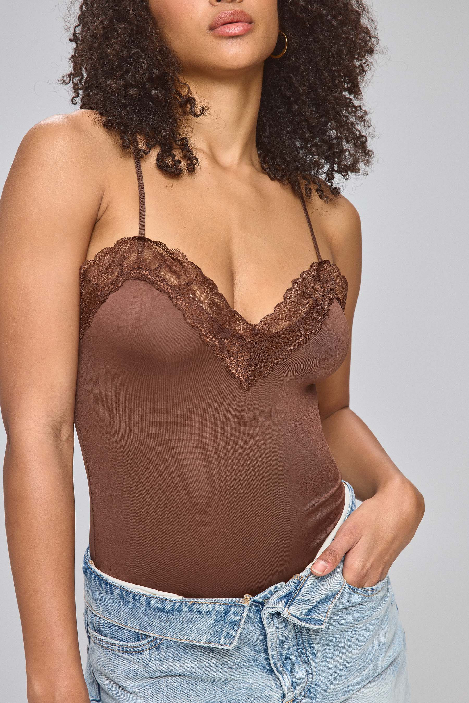 בגד גוף הולי תחרה