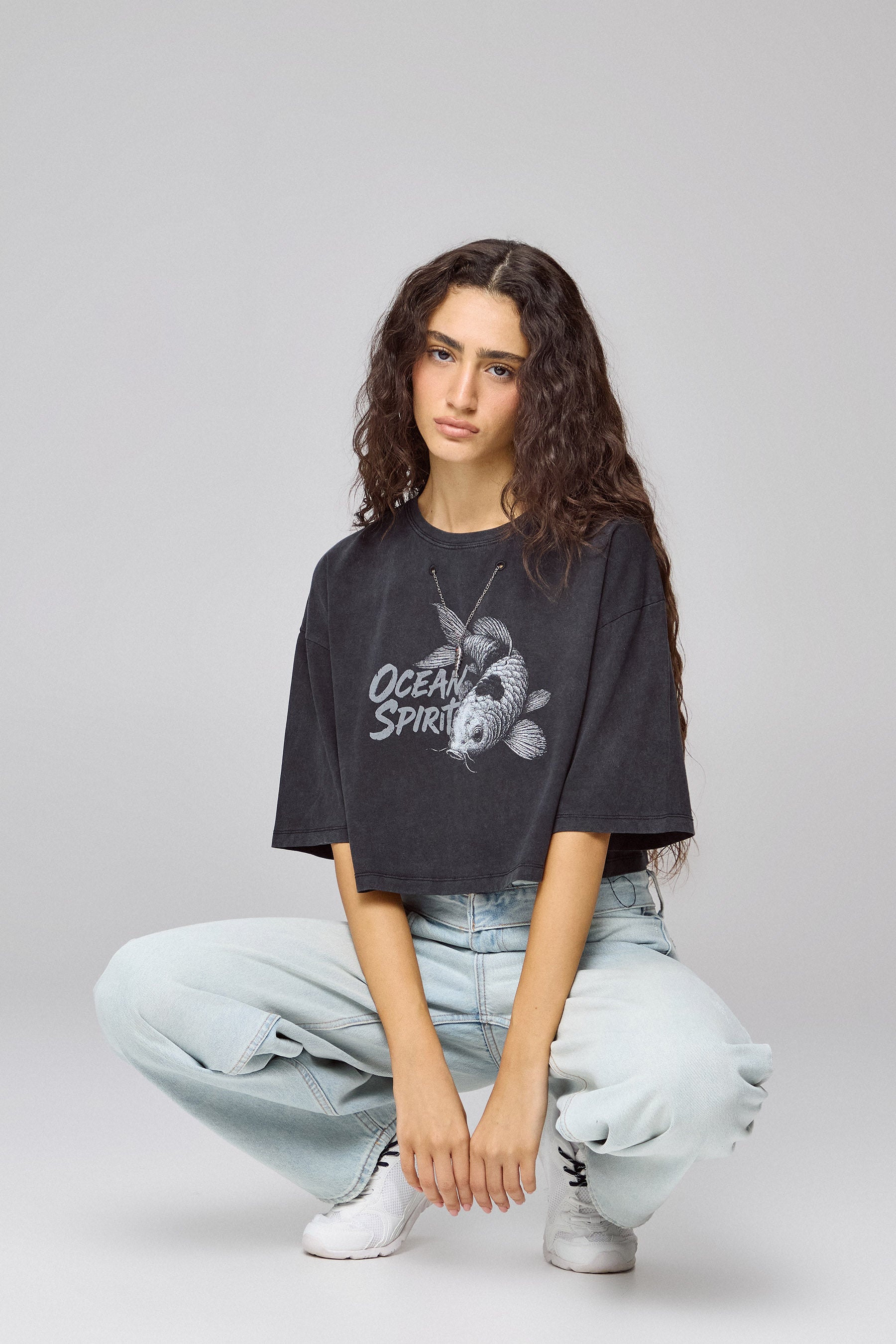 טישירט קרופ שרשרת דג