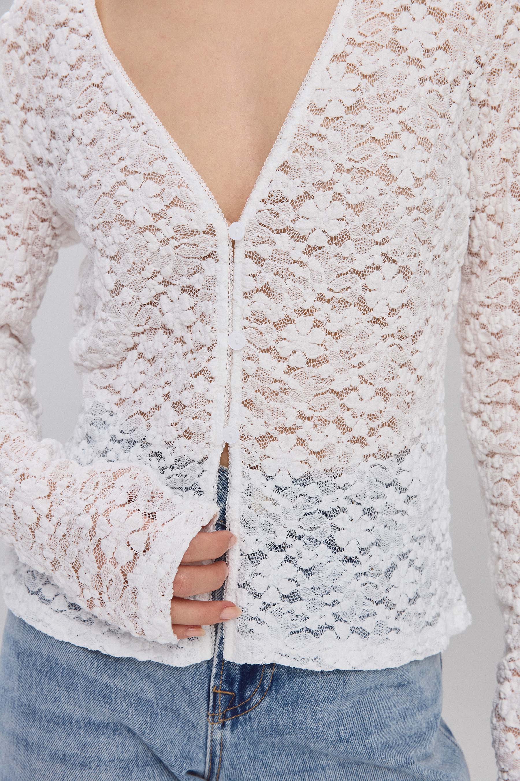 חולצת תחרה פרחים לייקרה