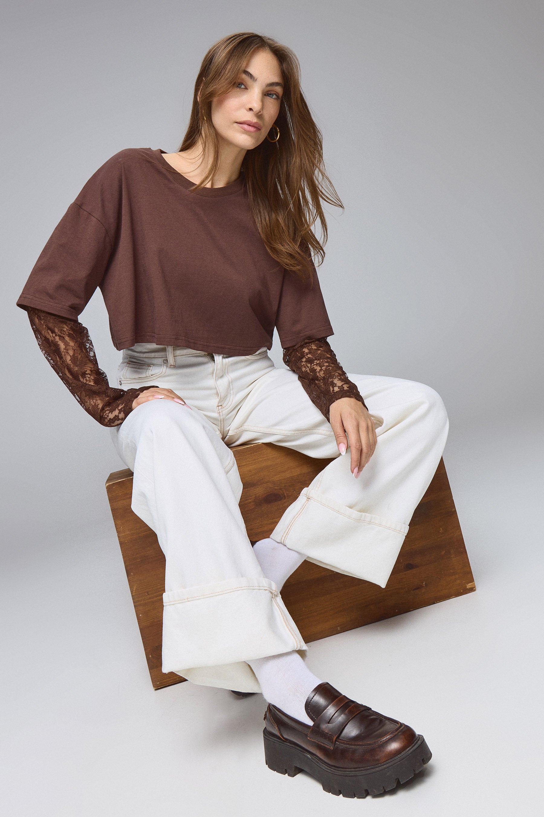 טי שירט שרוול תחרה