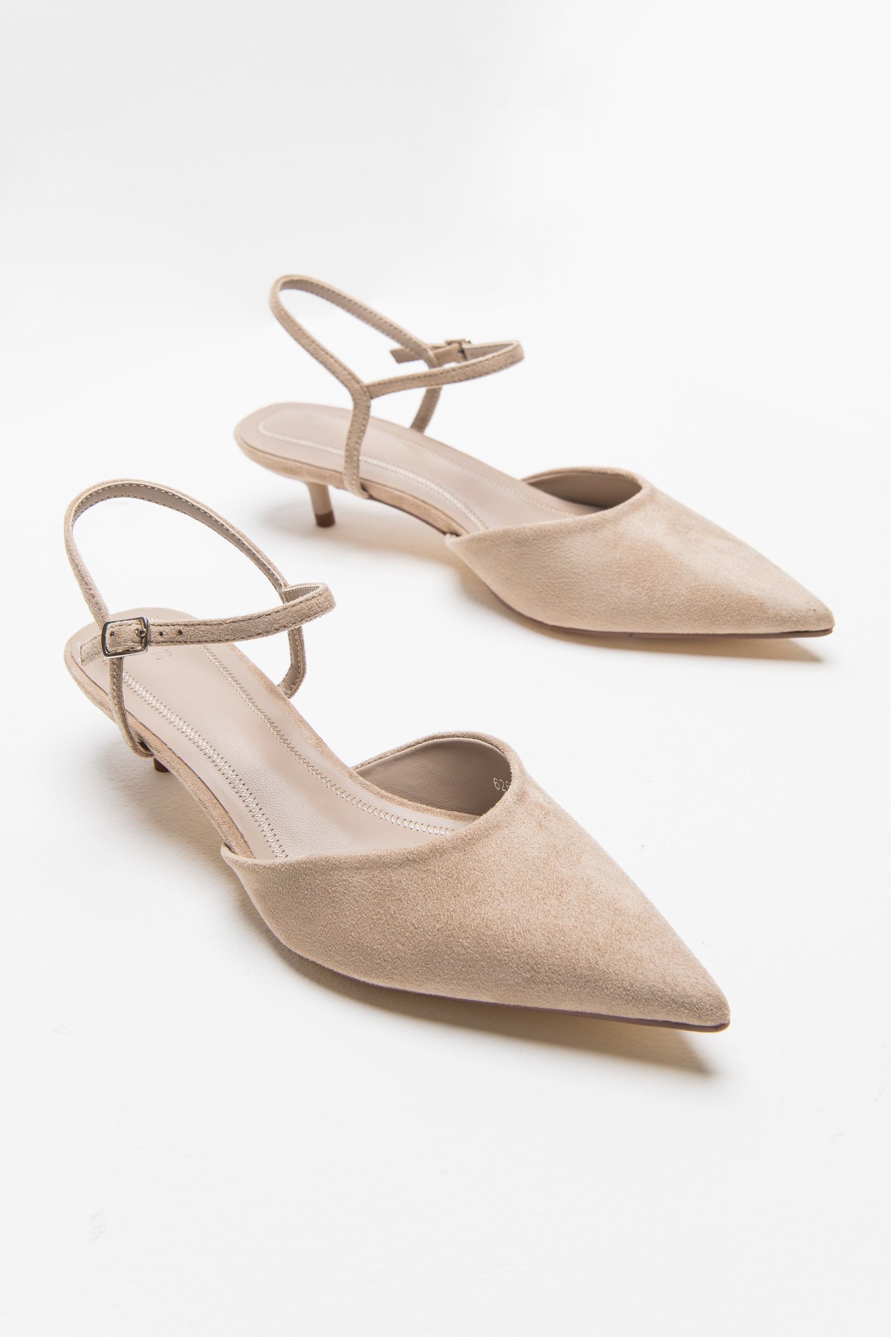 נעל עקב לולה