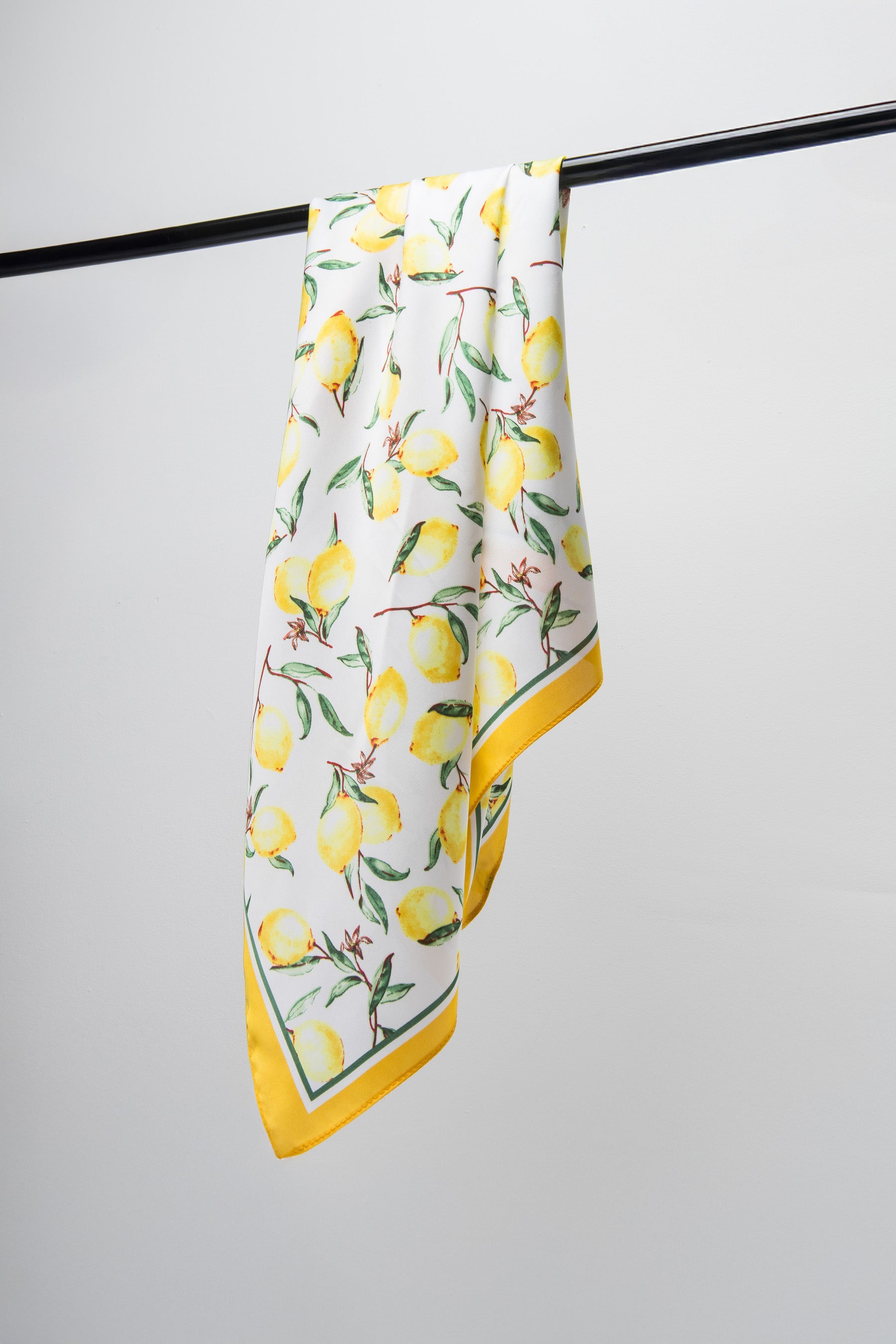 מטפחת סאטן לימונים