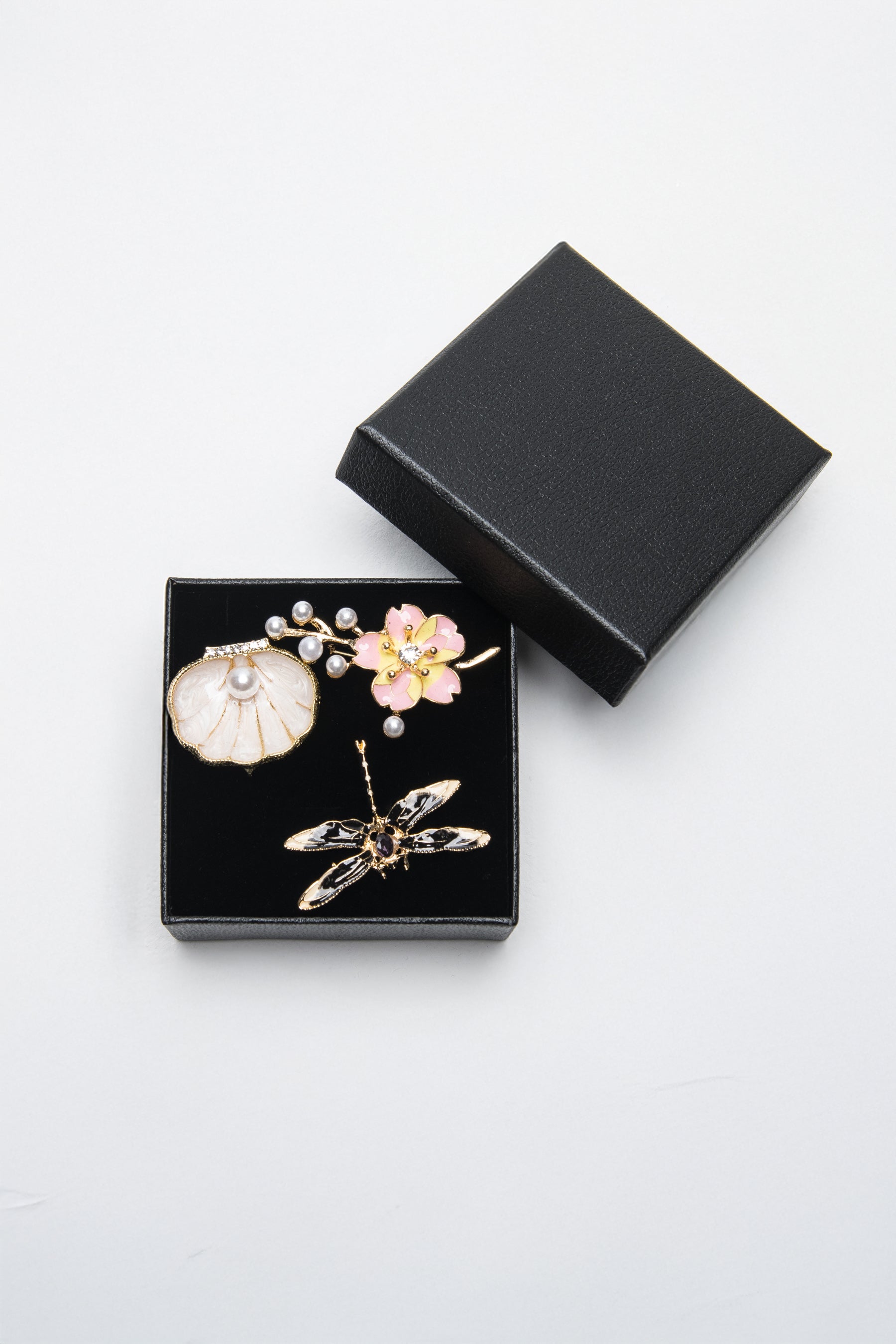 S קופסת סיכות