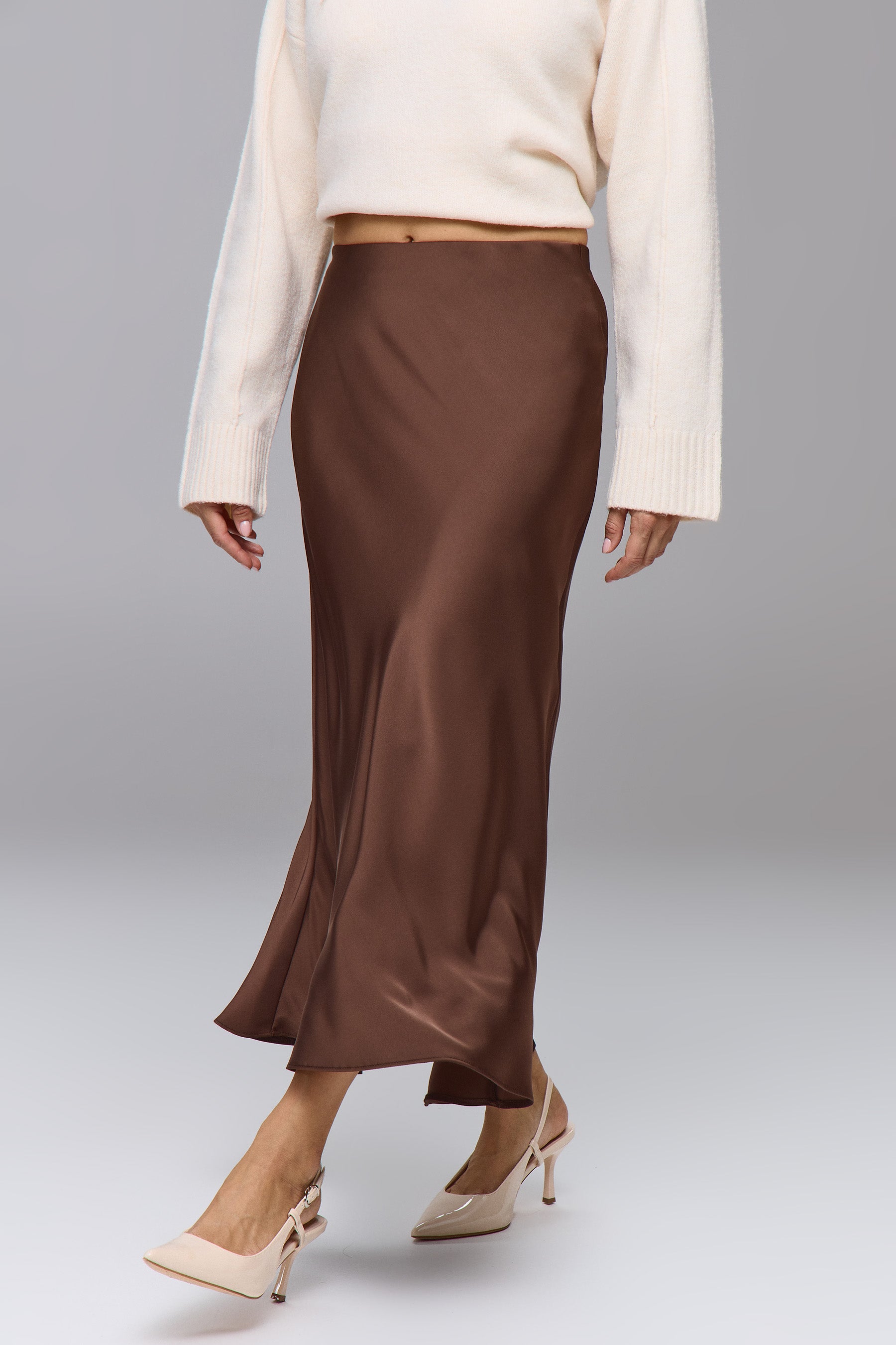 חצאית גלוסי מידי בראון