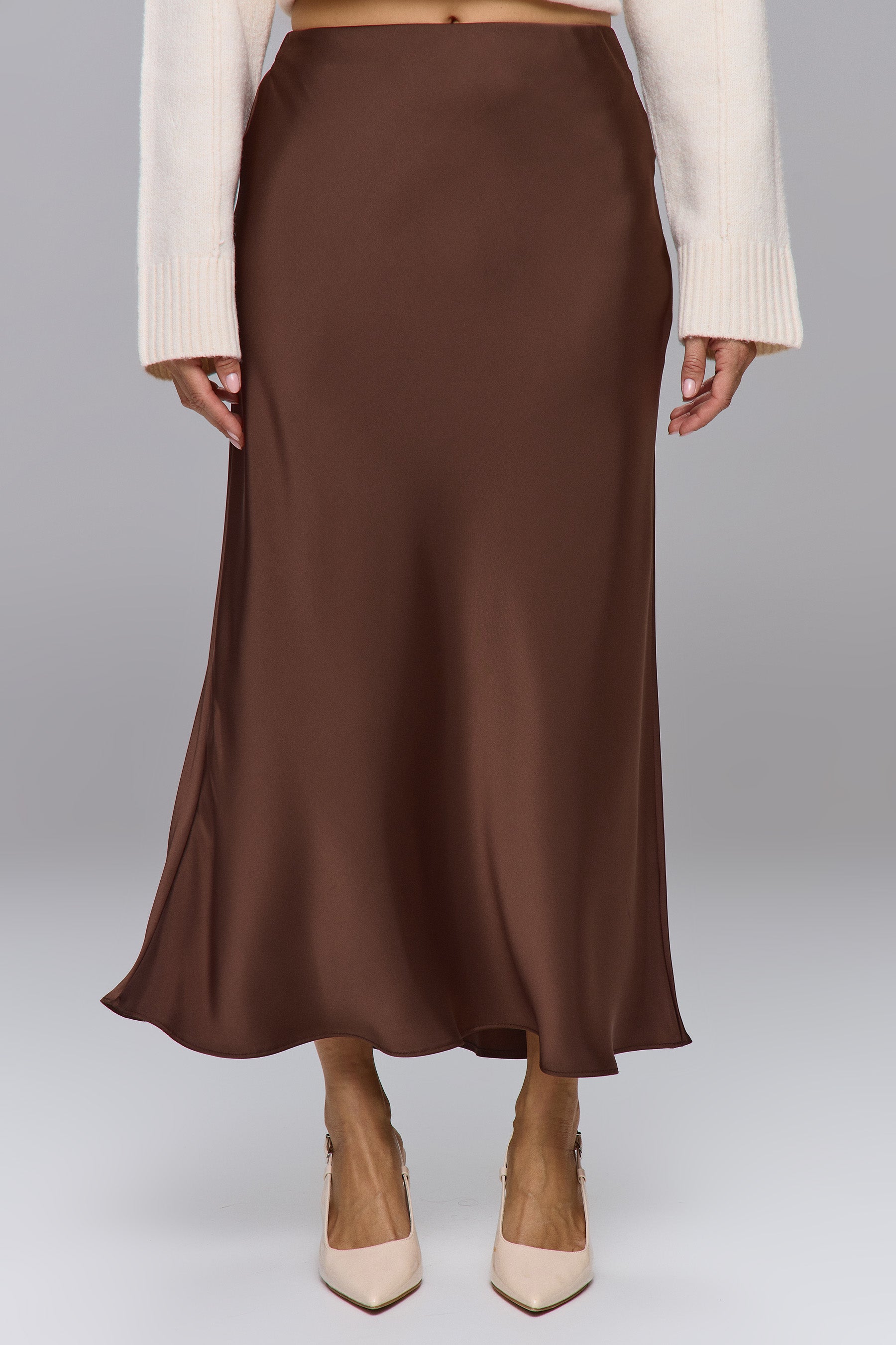 חצאית גלוסי מידי בראון