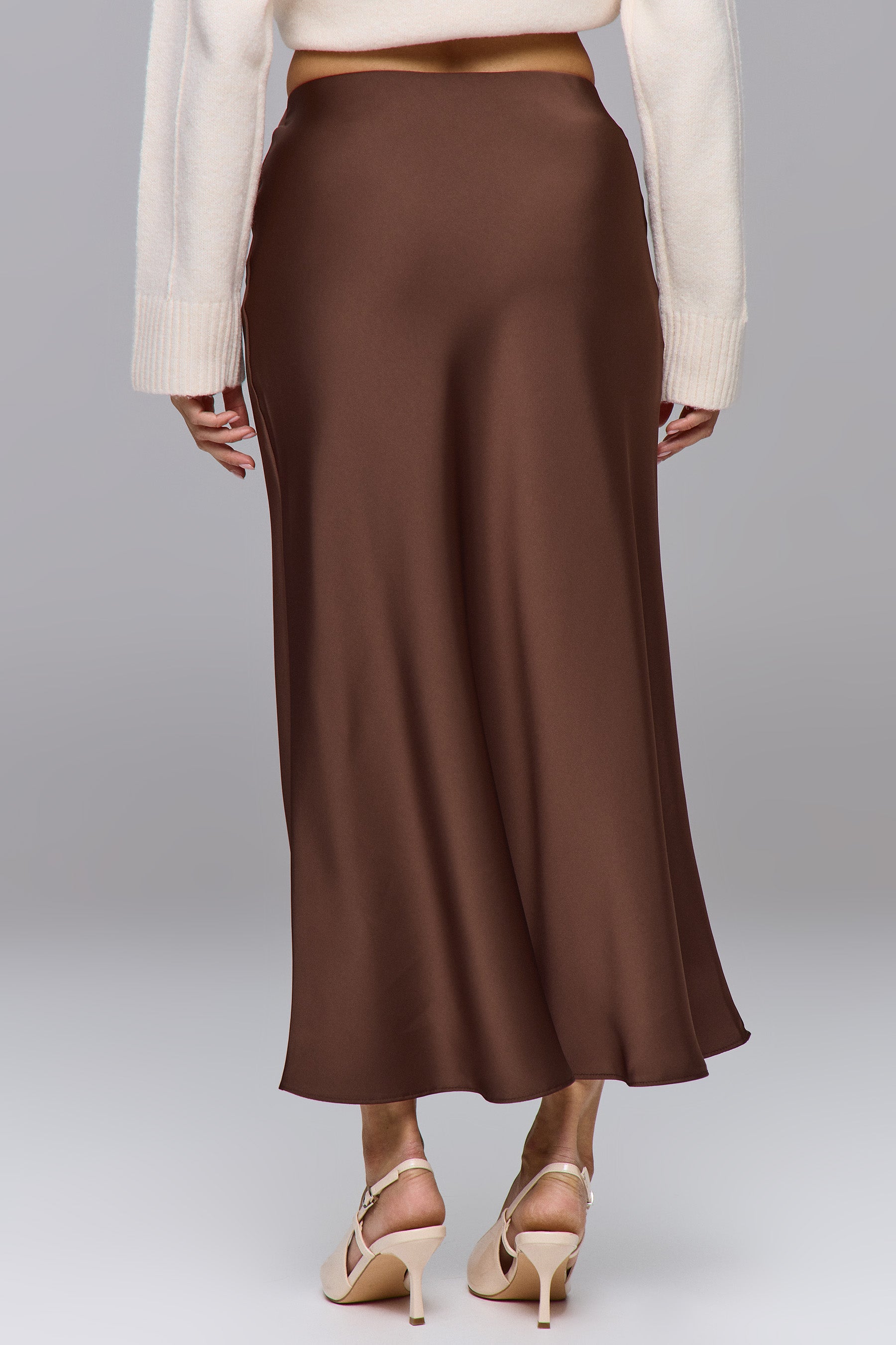 חצאית גלוסי מידי בראון