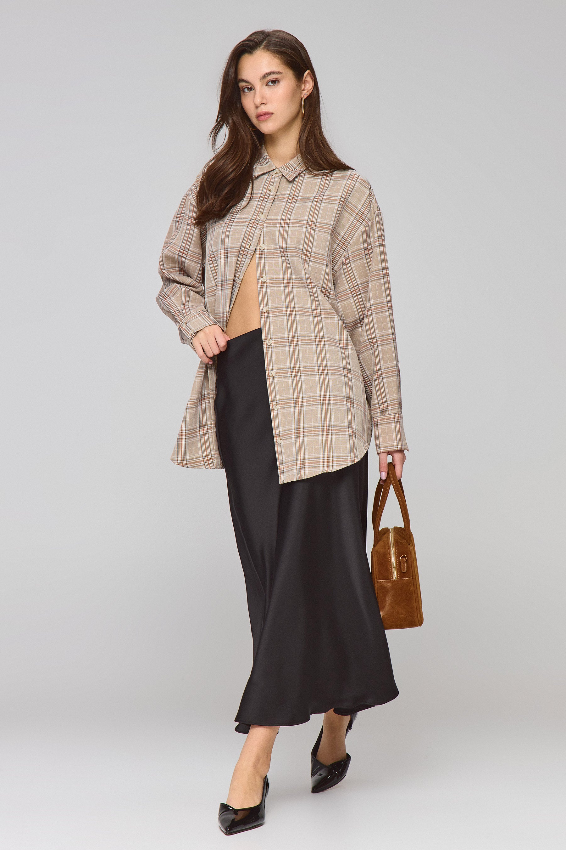 חצאית גלוסי מידי בלאק