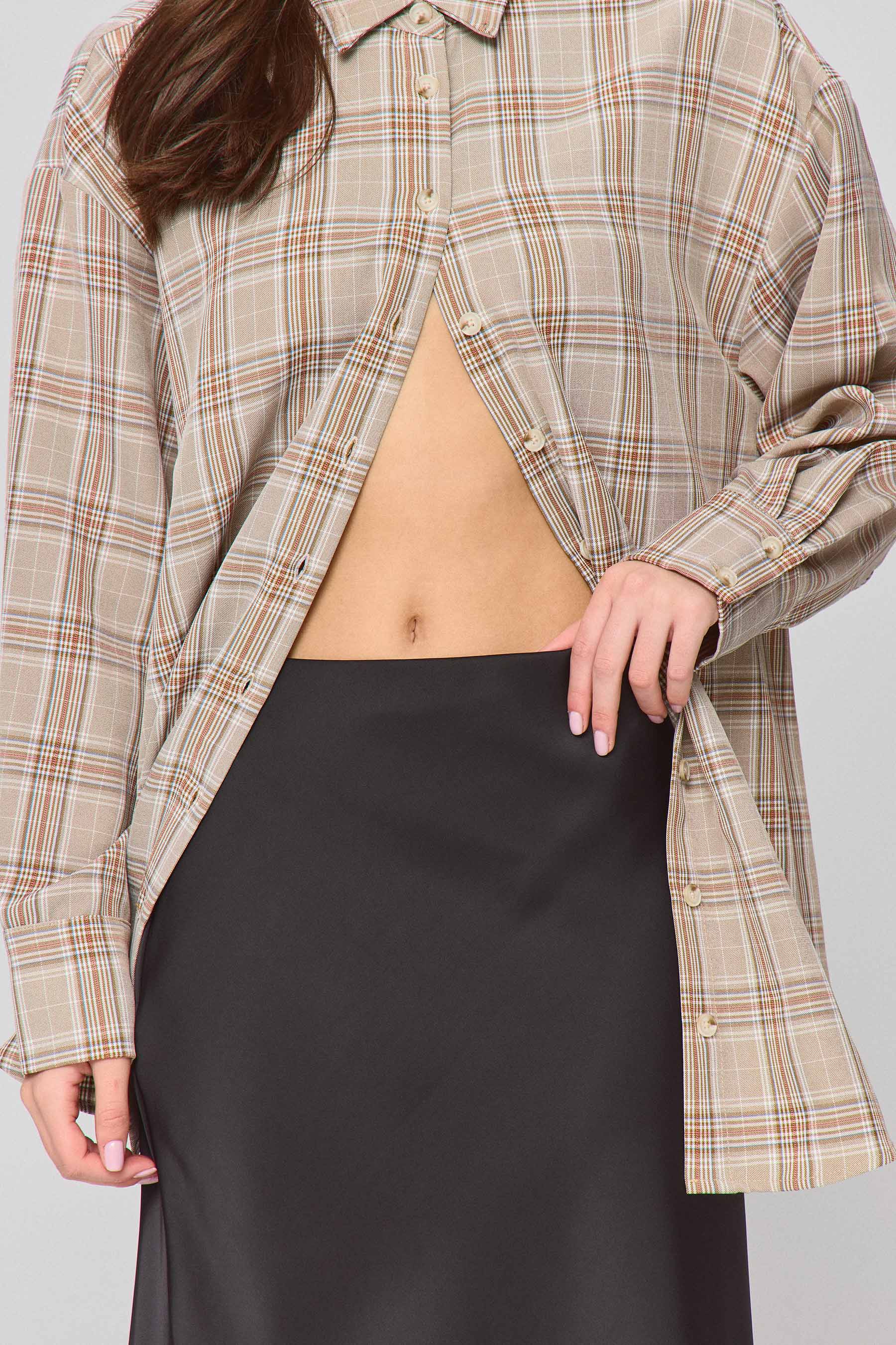 חצאית גלוסי מידי בלאק