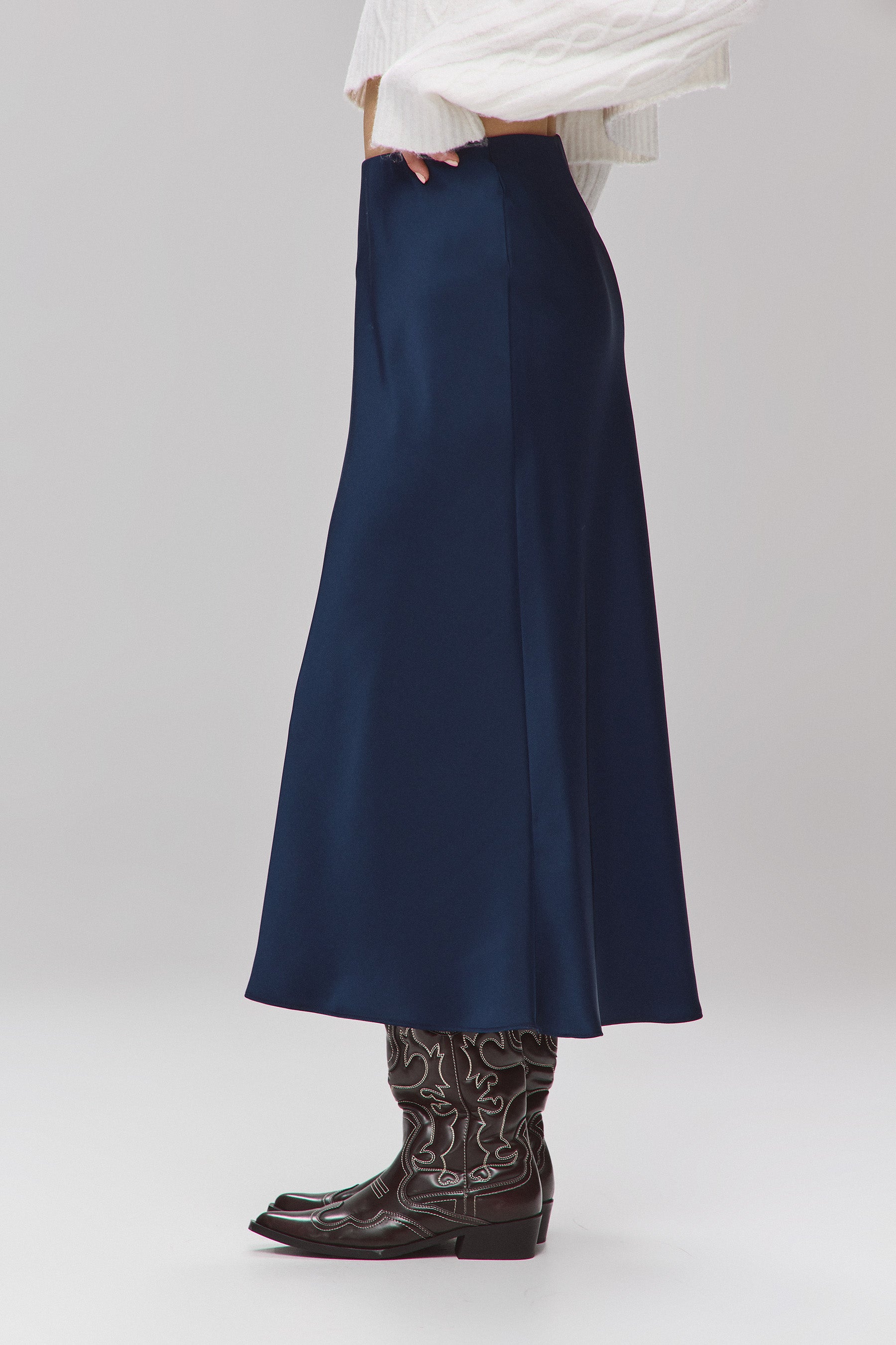 חצאית גלוסי מידי נייבי