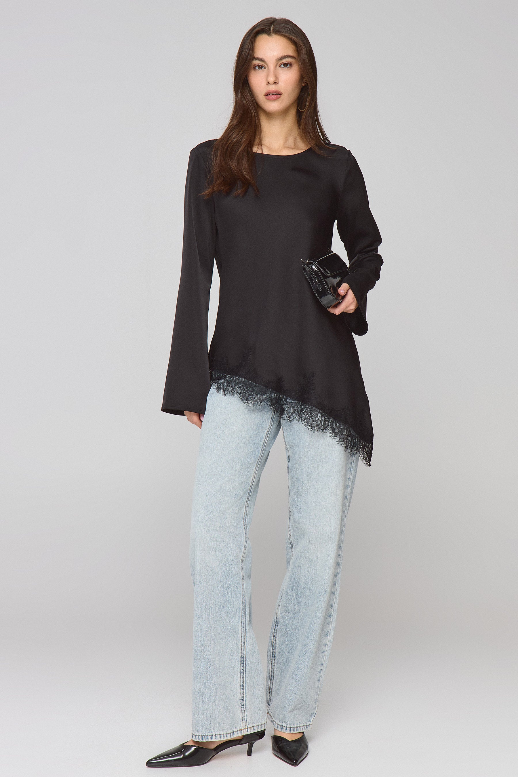 חולצת גלוסי תחרה לונג