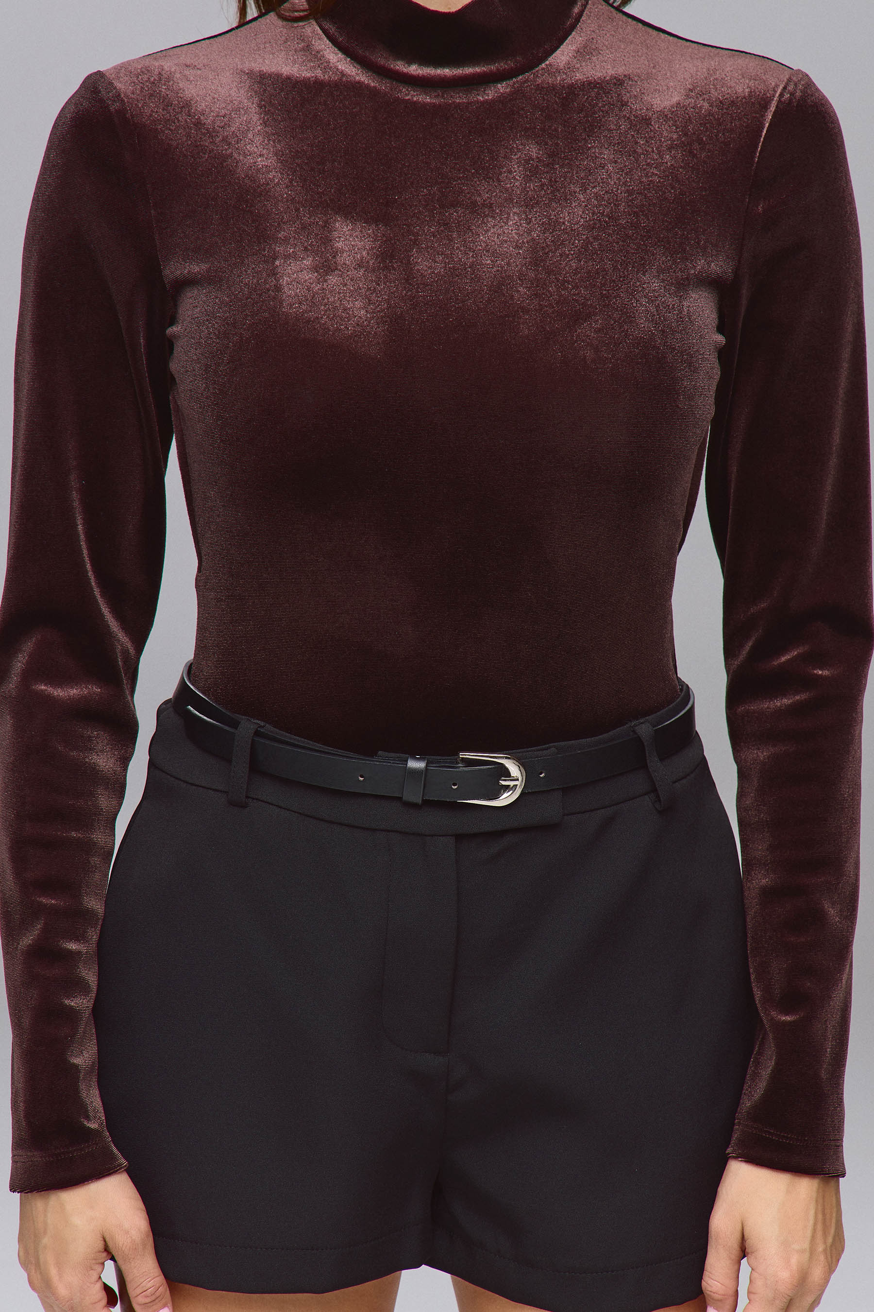 בגד גוף קטיפה גב פתוח