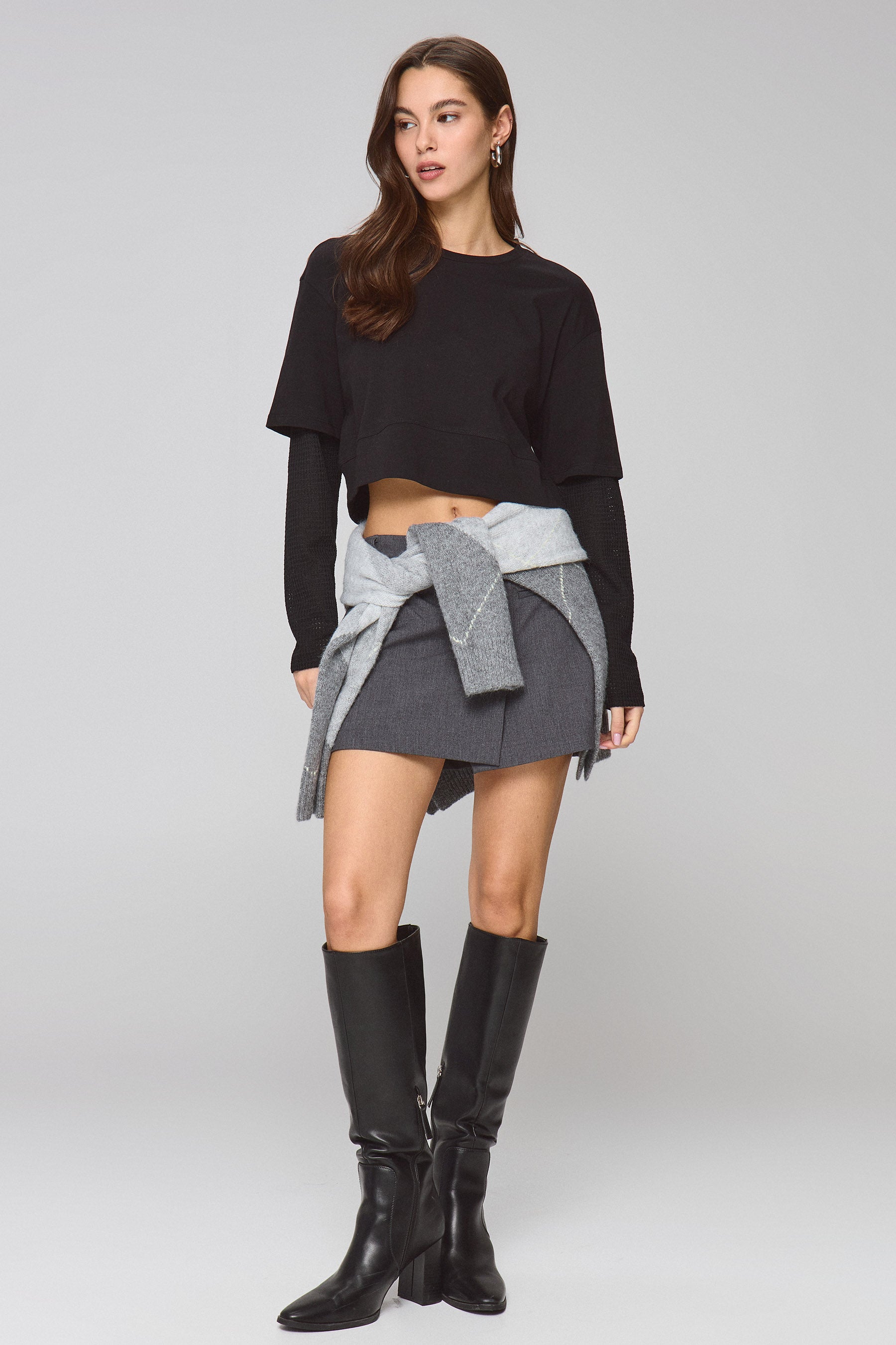 חולצת קרופ עם שרוול סריג