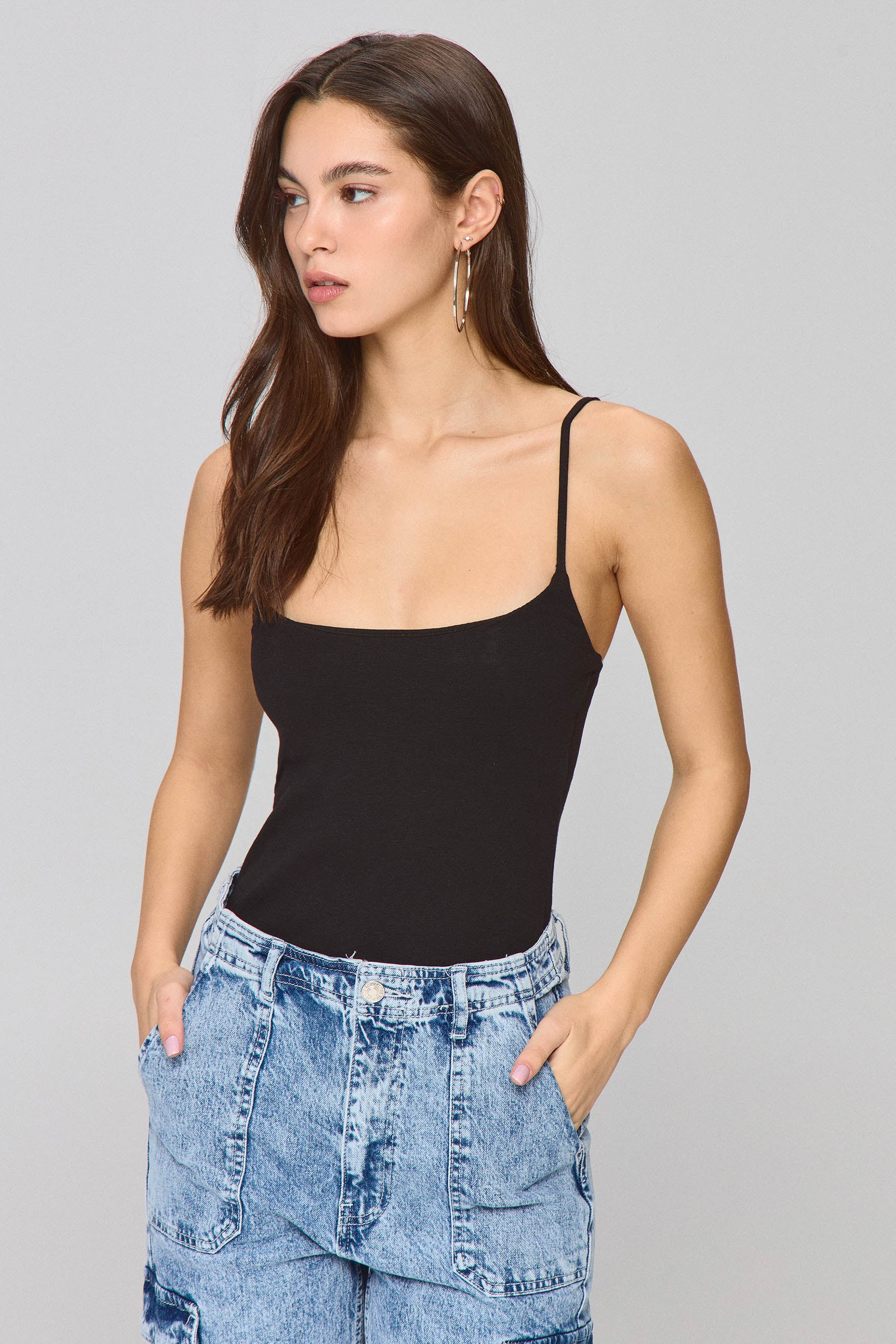 גופייה כתפיות הנס