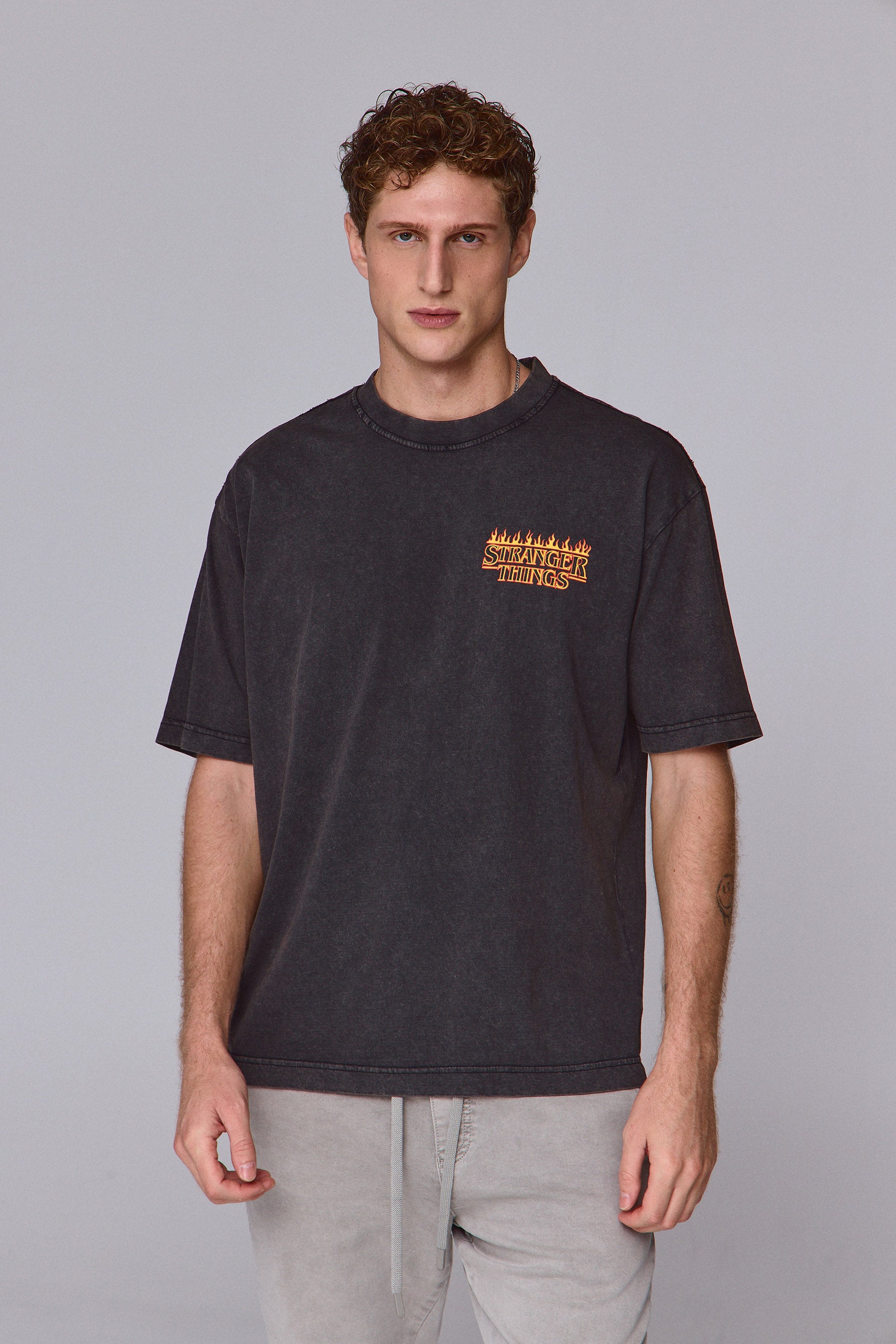 טי סטריינג'ר ת'ינגס להבה