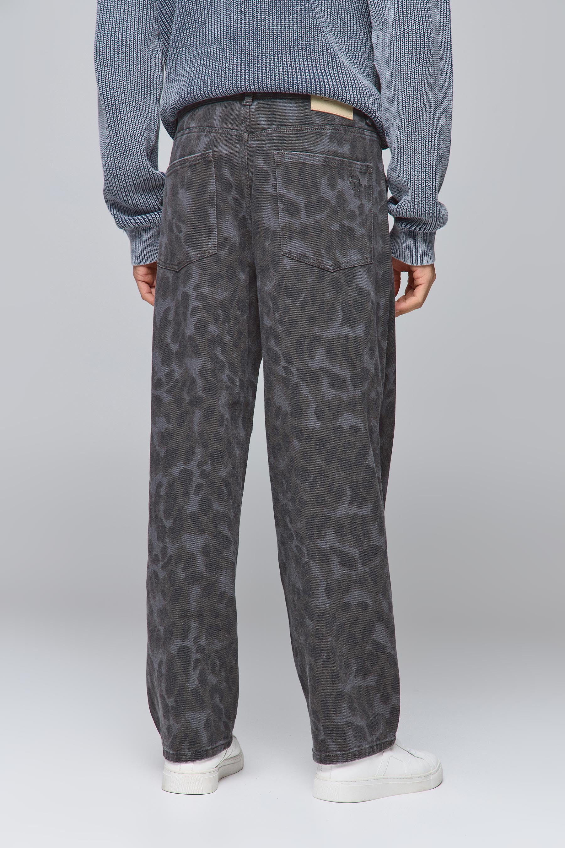 מכנס מנומר כהה