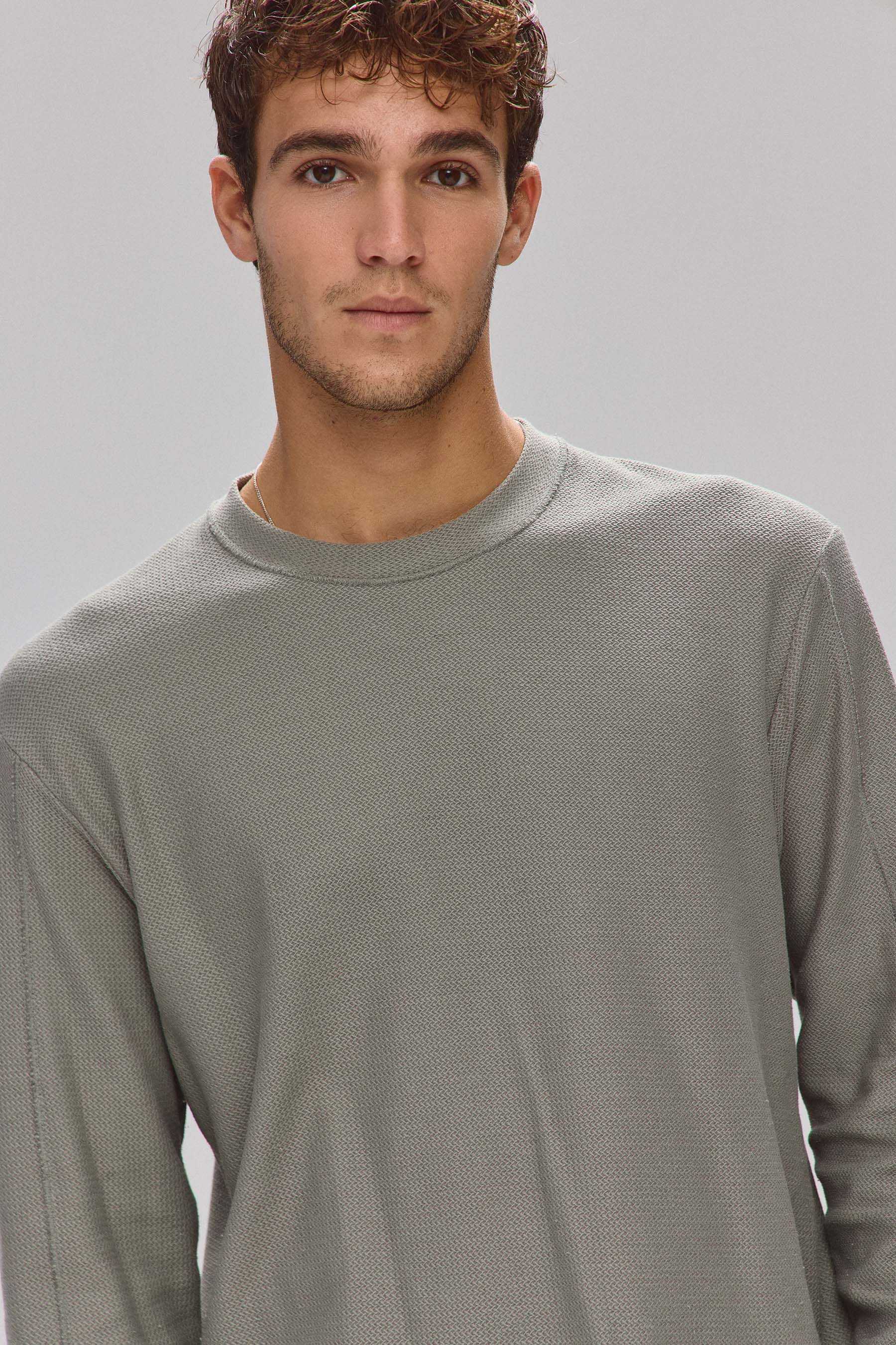 טי מונטי שרוול ארוך