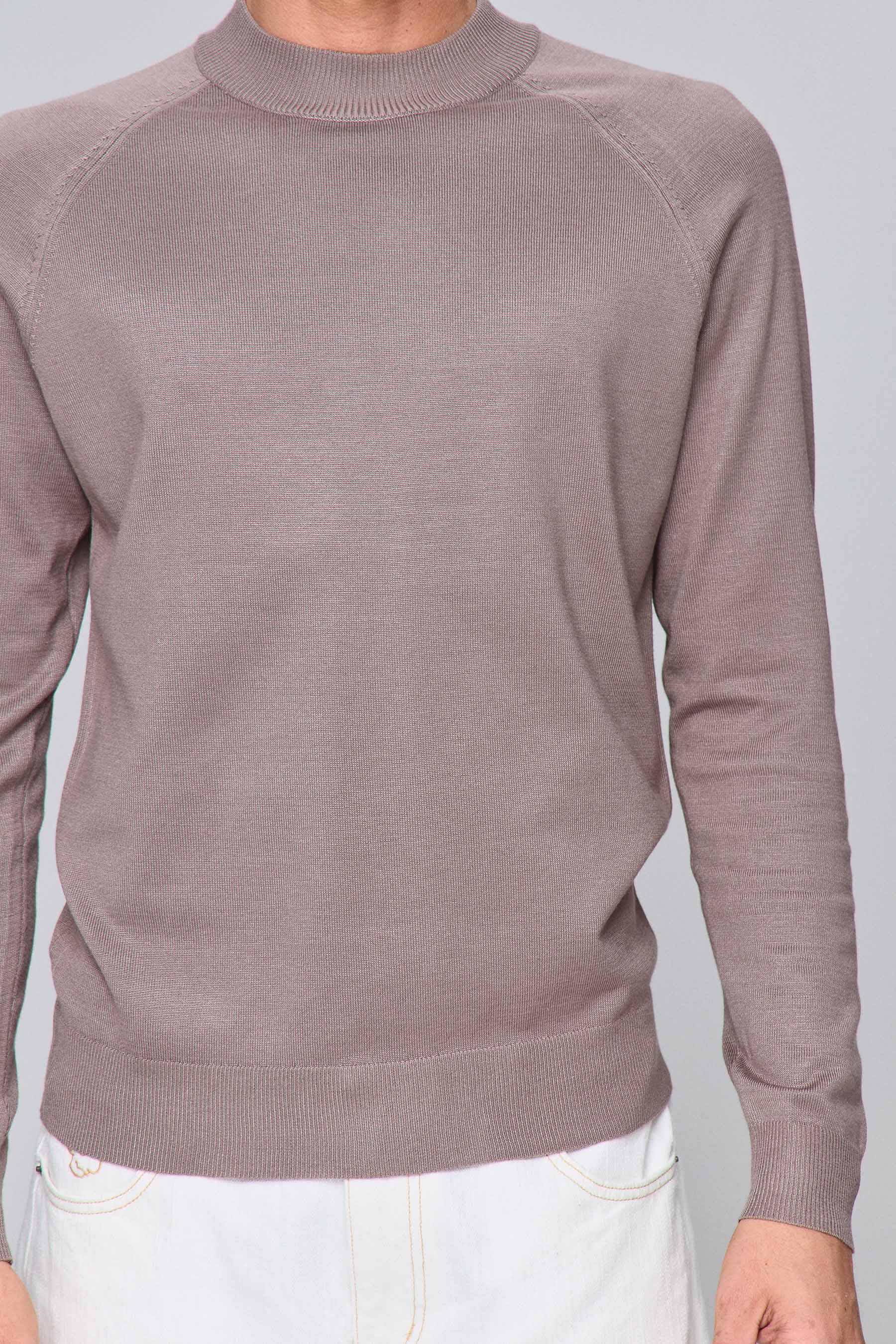 סריג צווארון גבוה