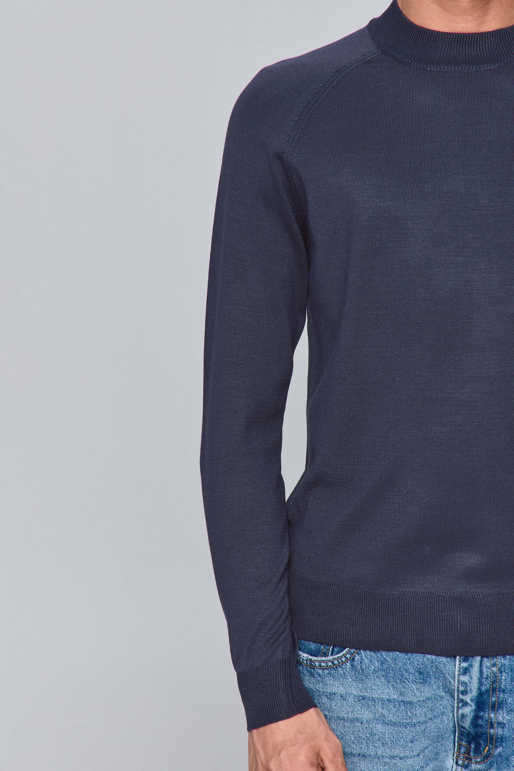 סריג צווארון גבוה