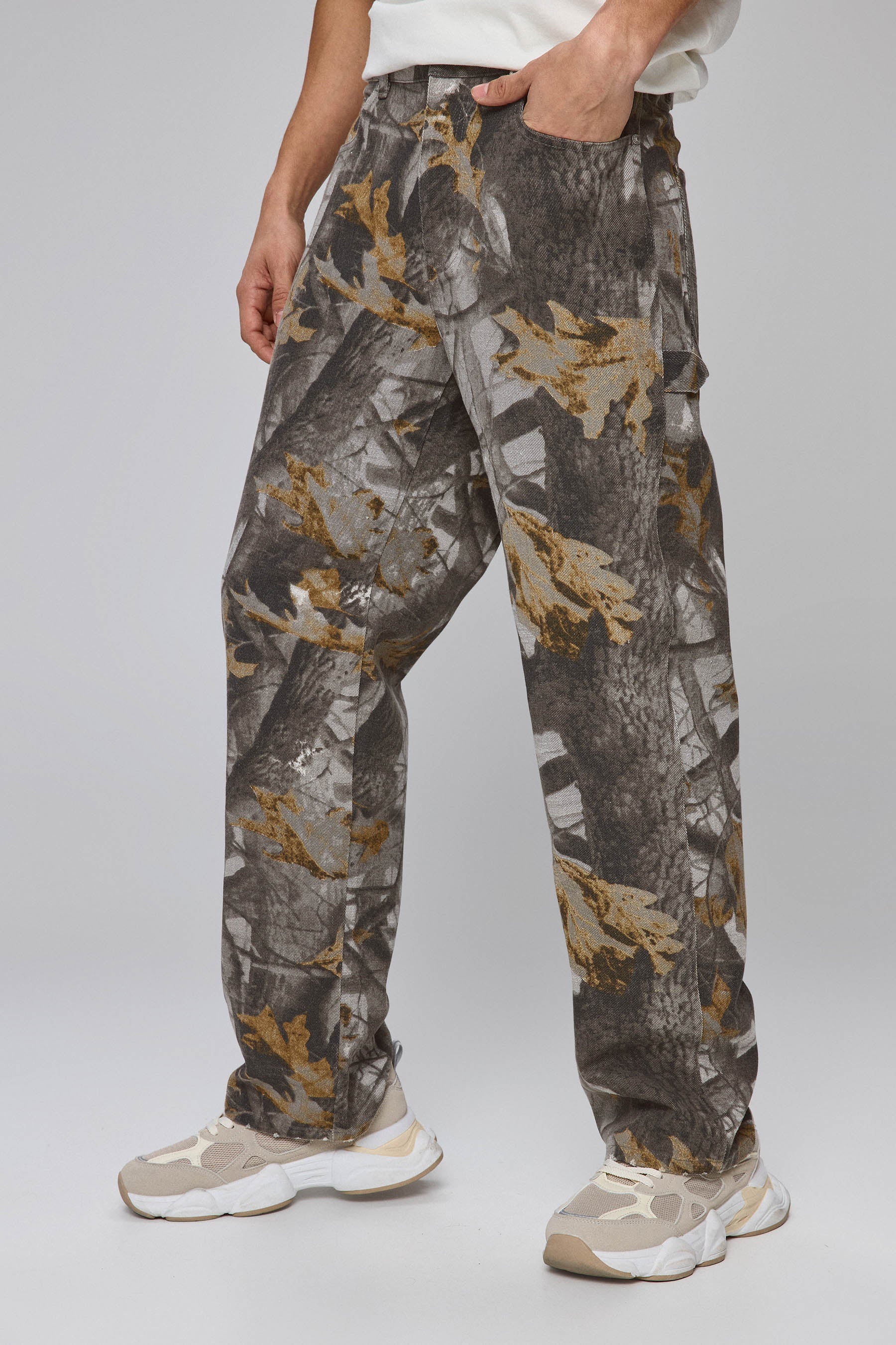 ג'ינס קרפנטר פרחוני