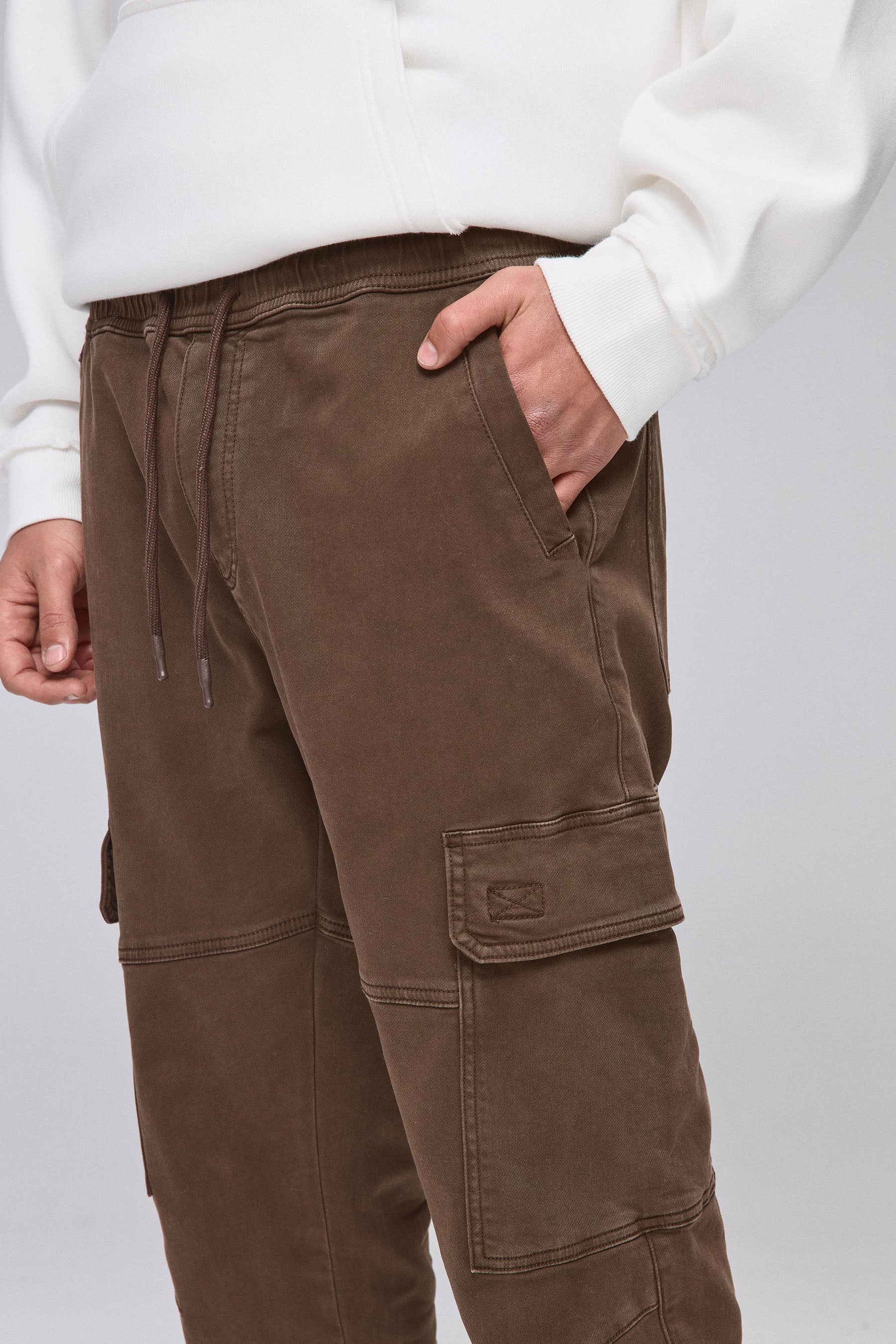 גינס קארגו טרי חום