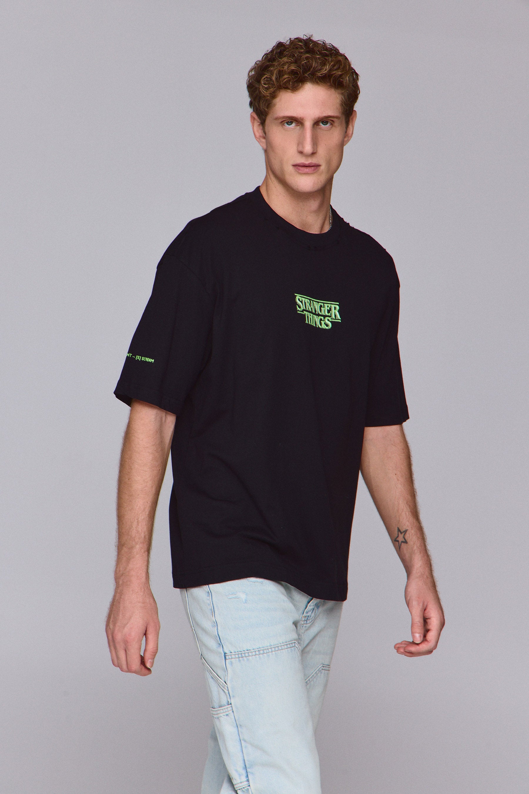 טי סטריינג'ר ת'ינגס גרין