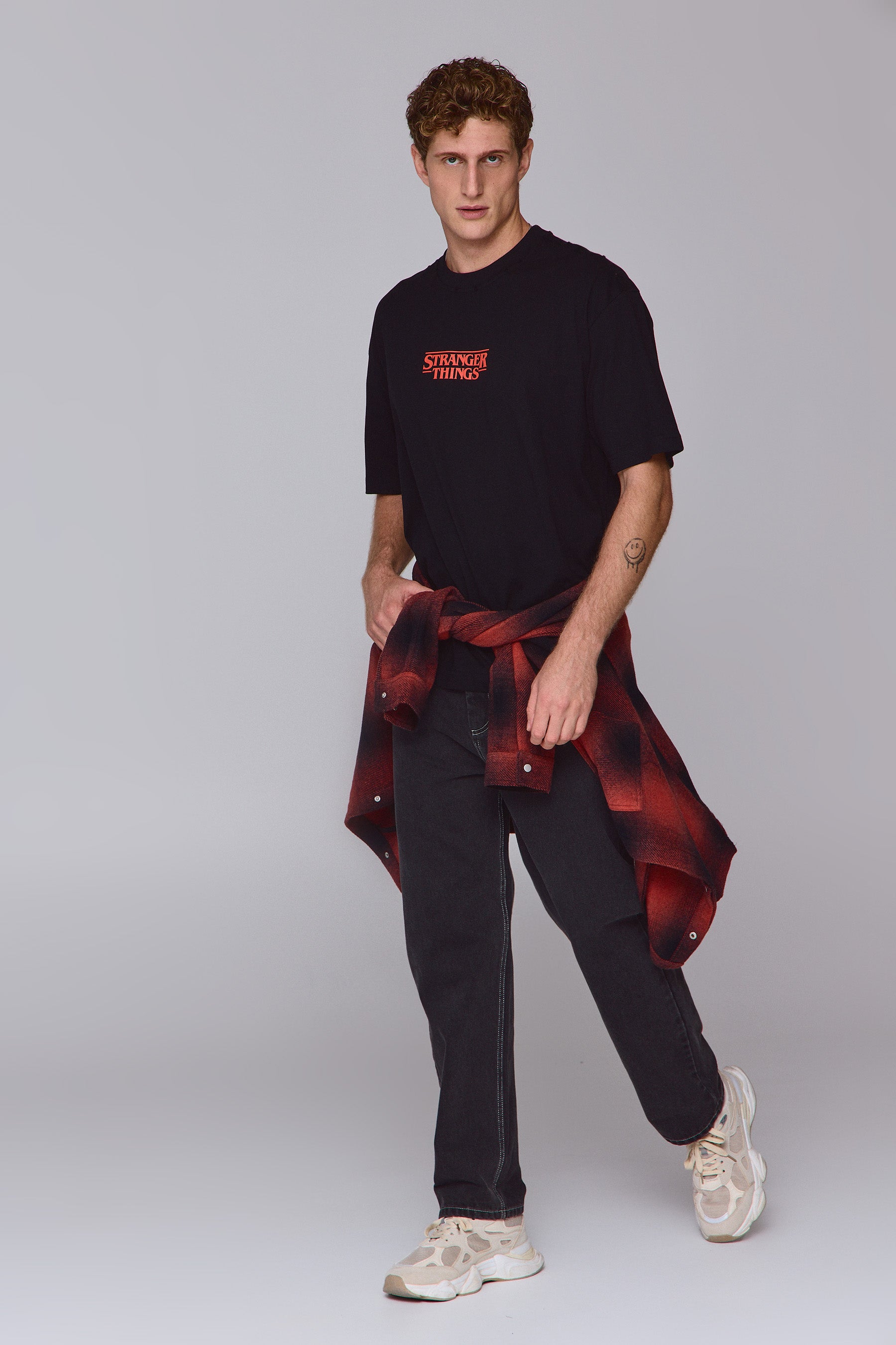 טי סטריינג'ר ת'ינגס אדום