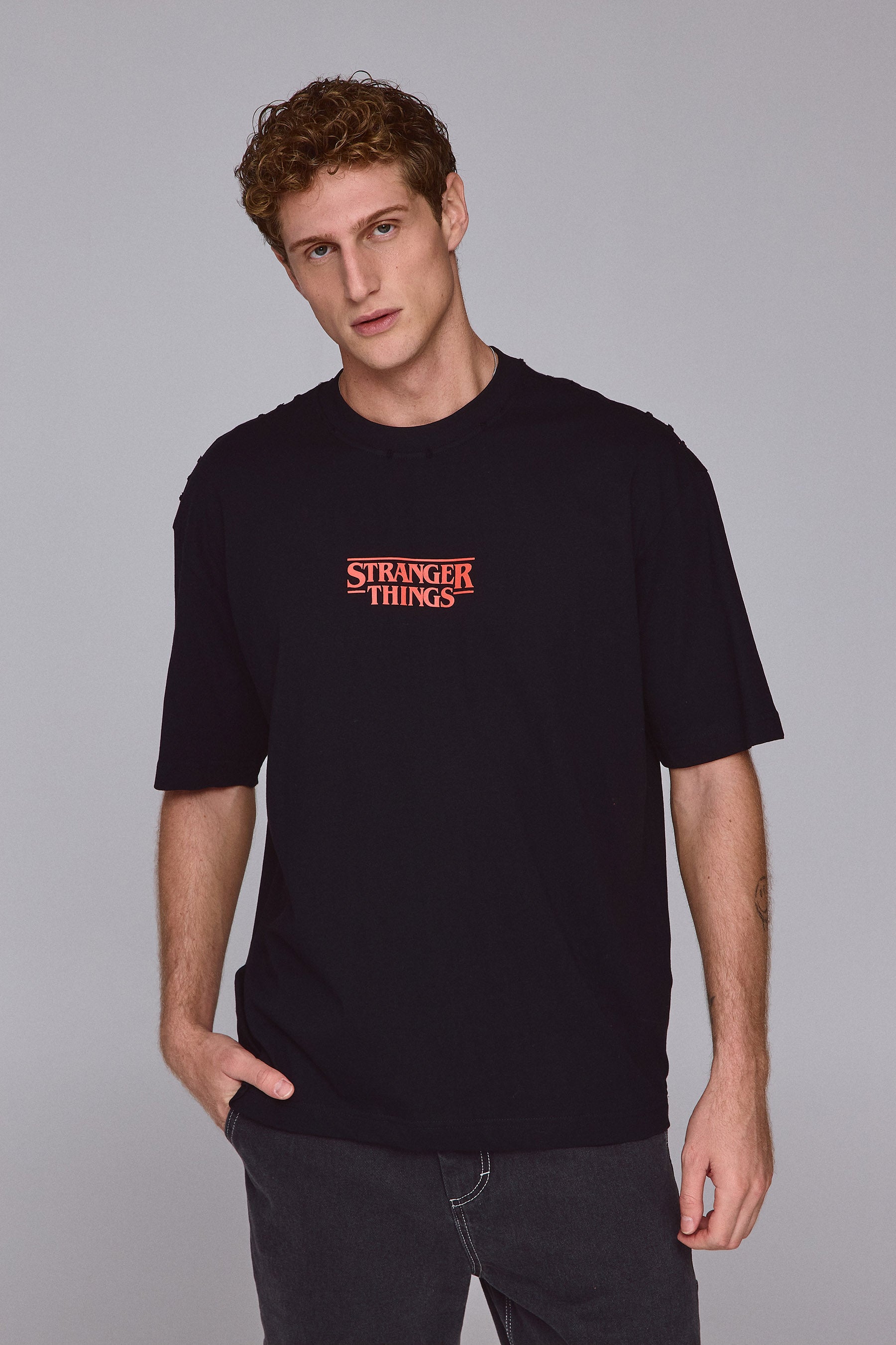 טי סטריינג'ר ת'ינגס אדום