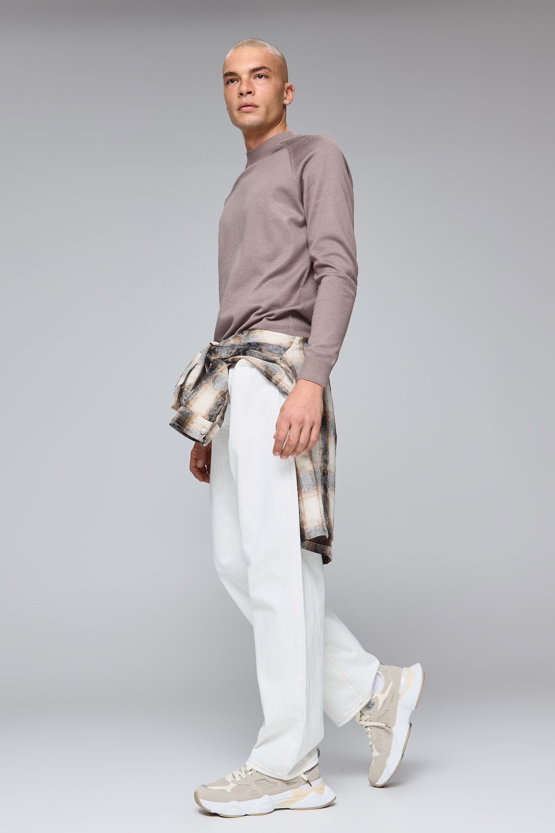 סניקרס ג׳ייסון