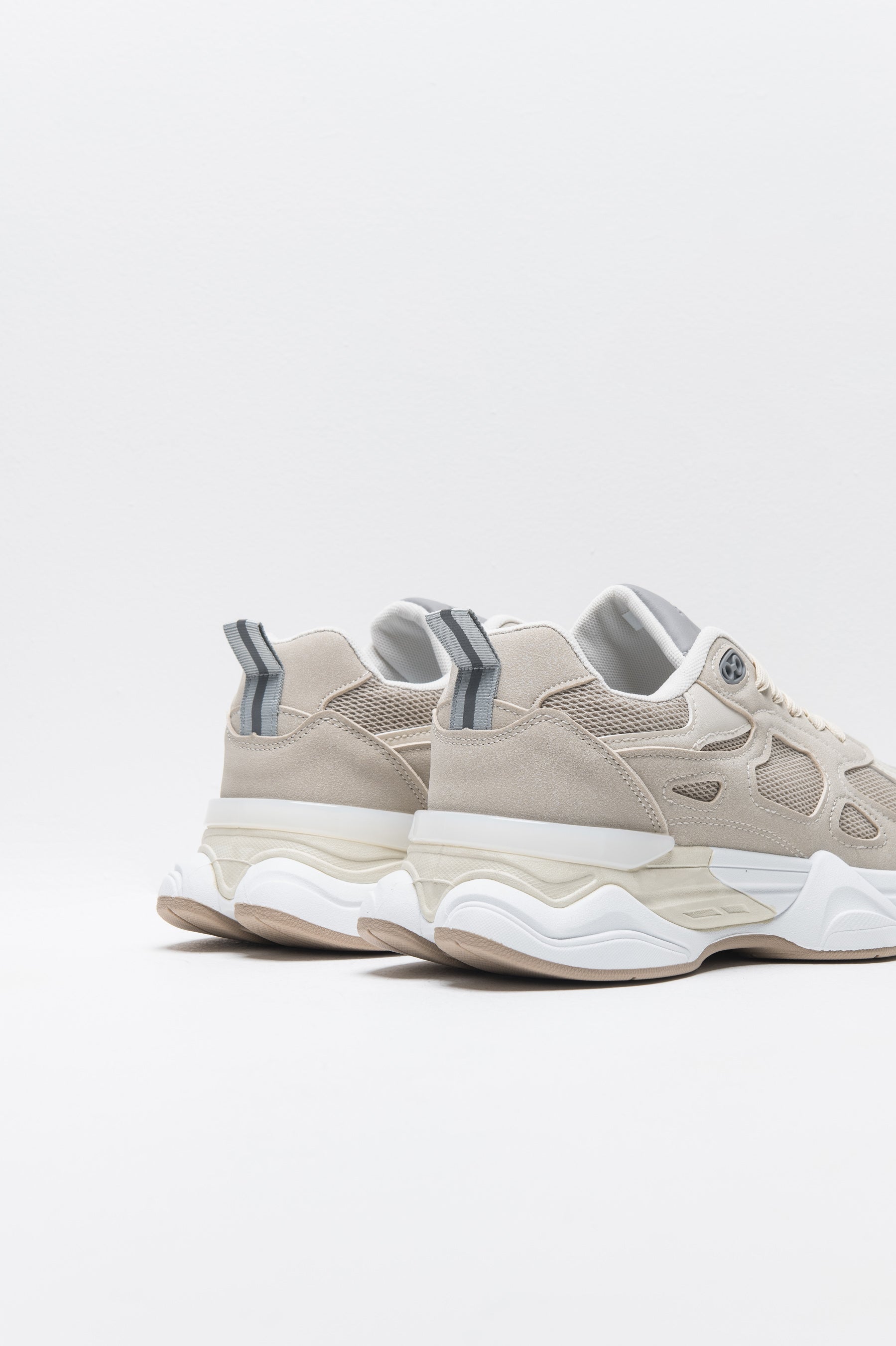 סניקרס ג'ייסון