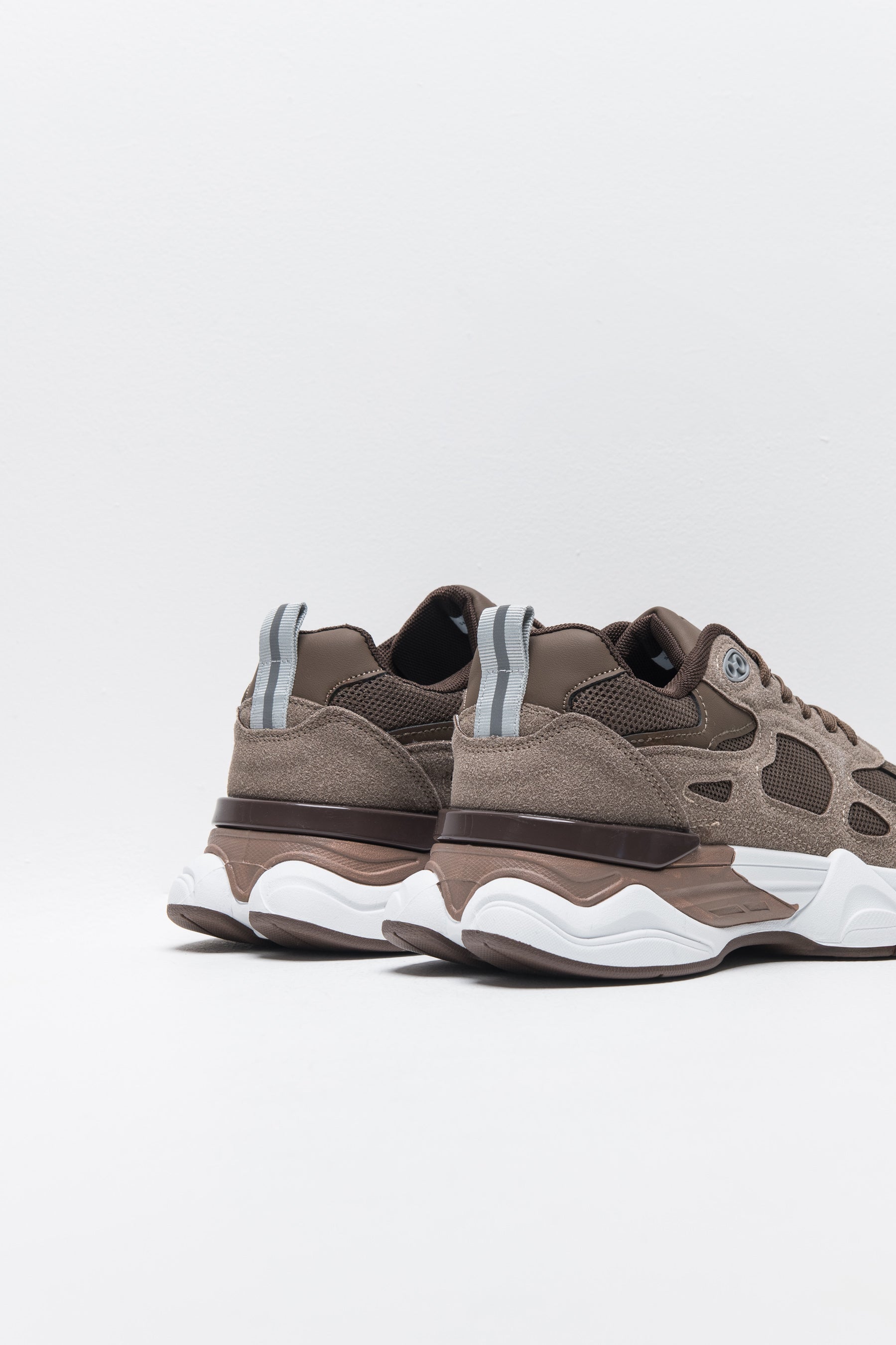 סניקרס ג'ייסון