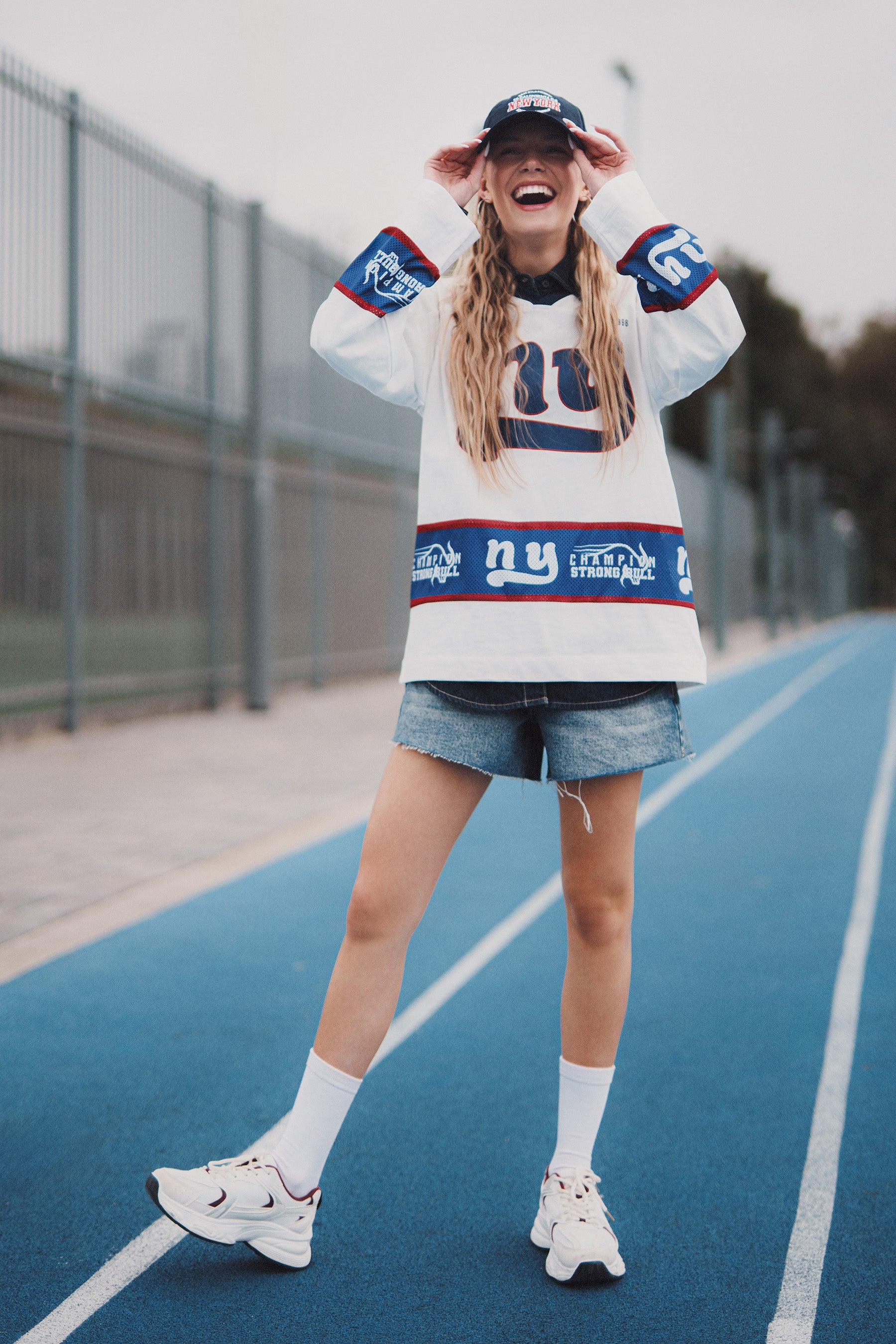 שורט ג'ינס סיס